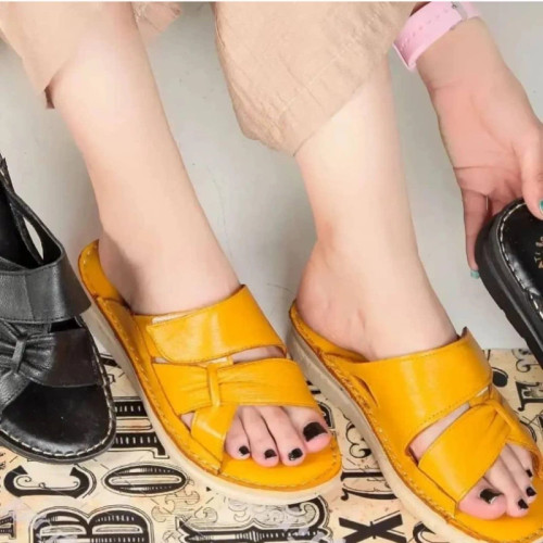 دمپایی زنانه تمام چرم مدل جدید با طح های مختلف