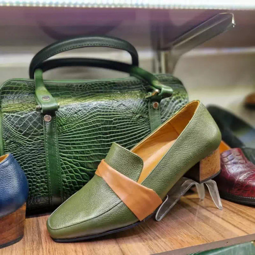 کفش مجلسی زنانه تمام چرم فوق العاده راحت و شیک