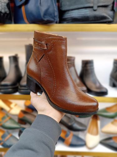 نیم بوت زنانه زیبدار چرم طبیعی کد ۶۵۳