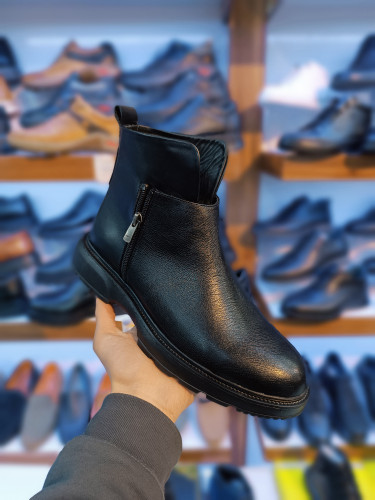 نیم بوت زیبدار تمام چرم طبیعی کد ۶۷۴