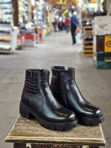 نیم بوت زنانه تمام چرم مدل جدید کد ۶۷۹