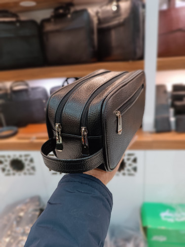 کیف تمام چرم اسپورتی دوشی-دستی مردانه